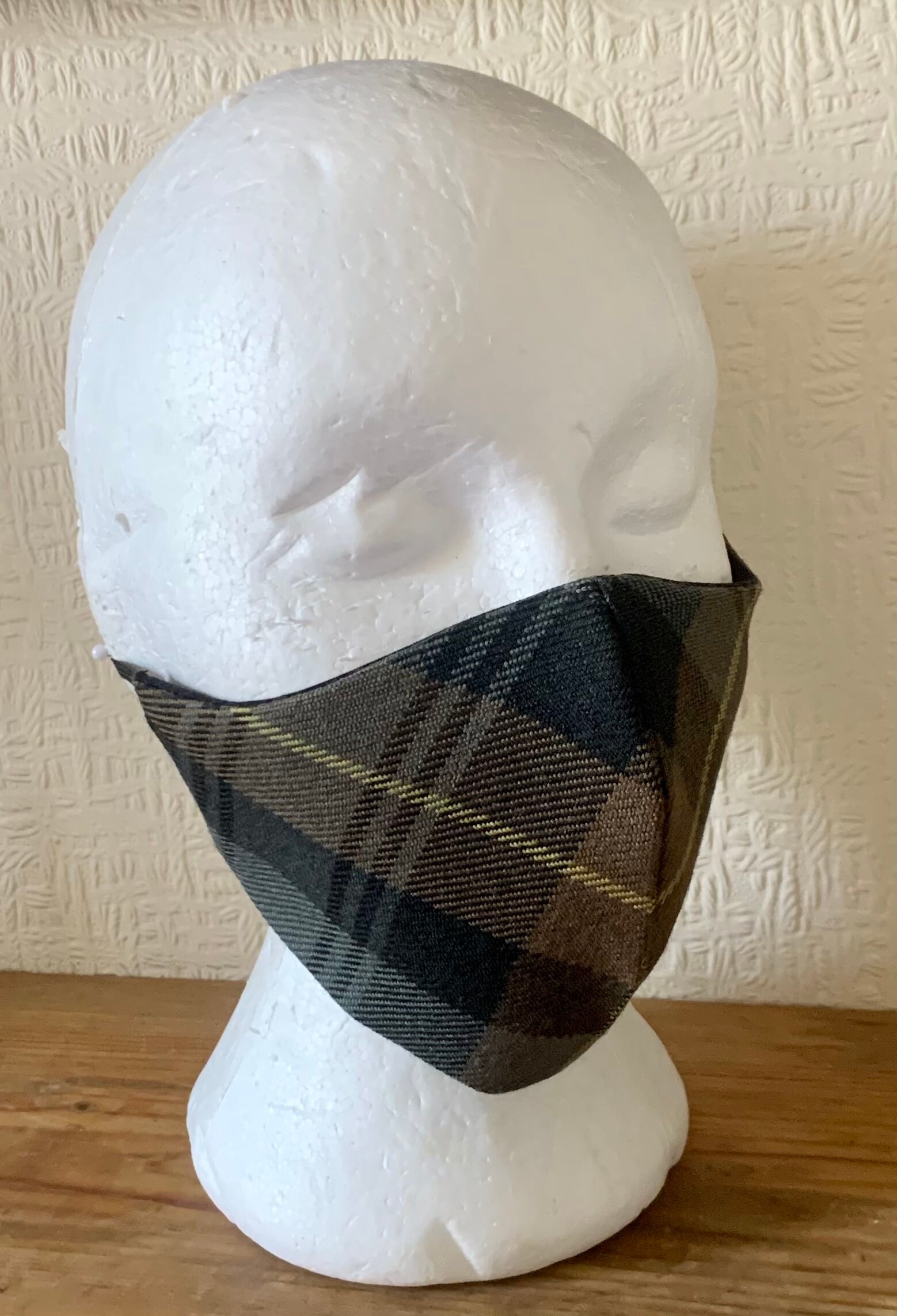 Gordon Tartan Gesichtsmaske von Etsy - Kiltqueenstudio