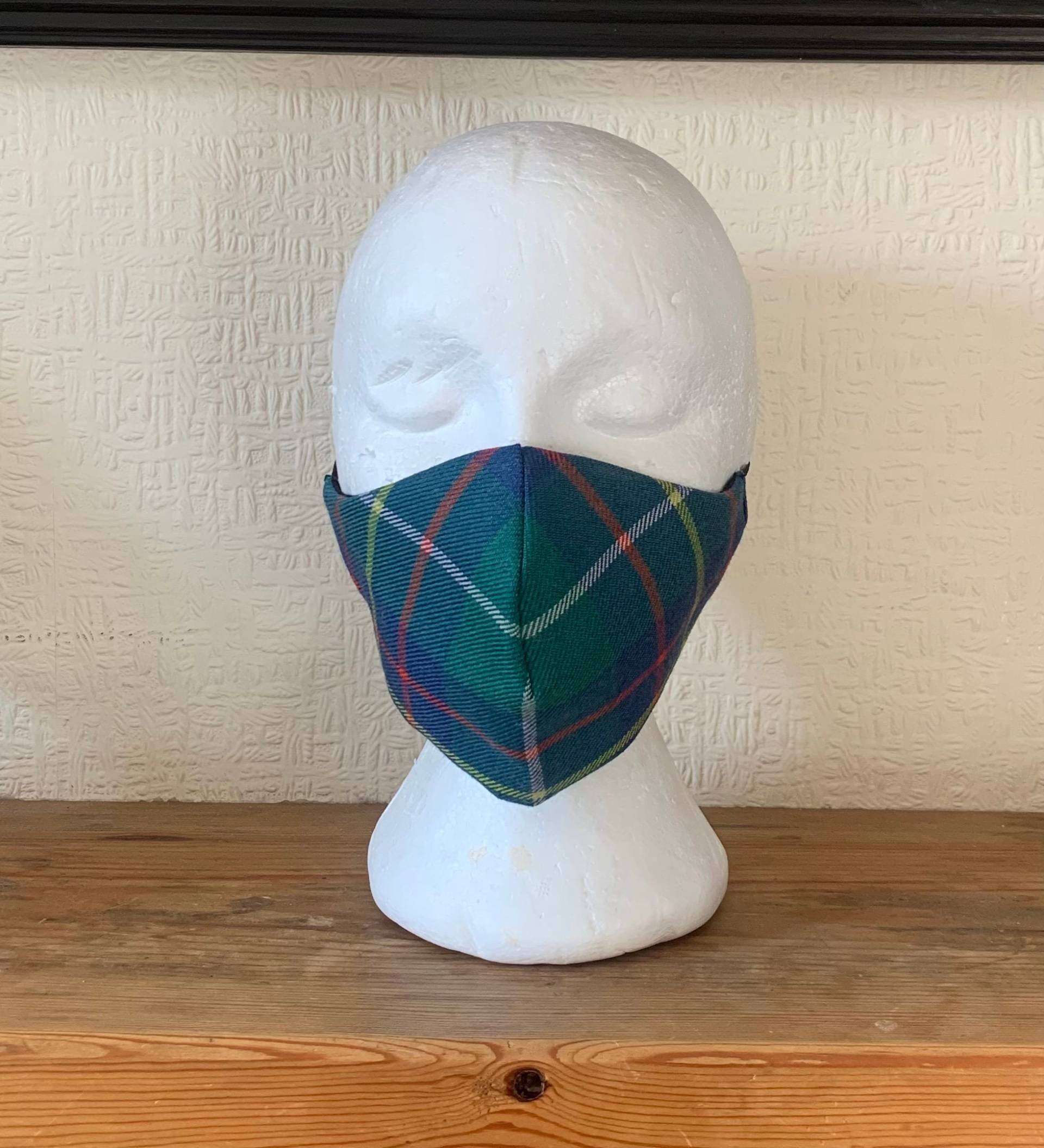 Inglis Tartan Gesichtsmaske von Etsy - Kiltqueenstudio