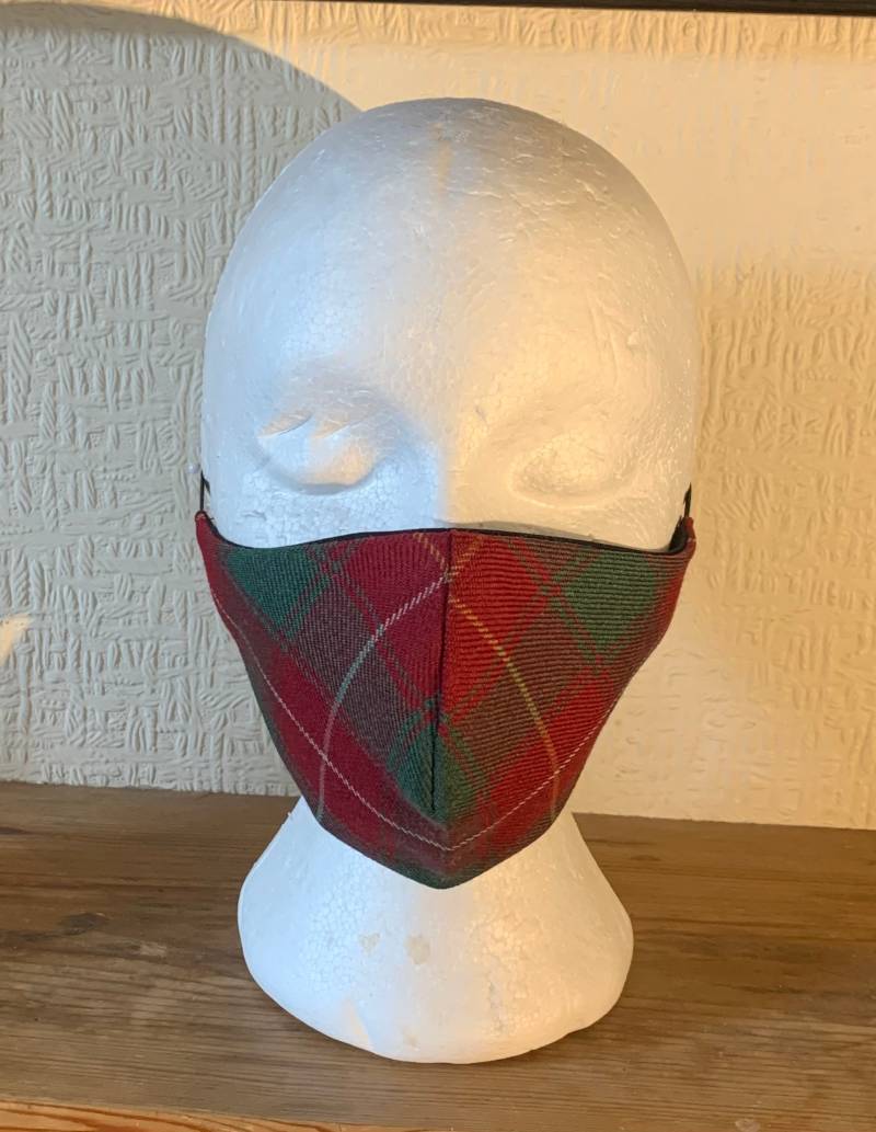 Macphee Tartan Gesichtsmaske von Etsy - Kiltqueenstudio