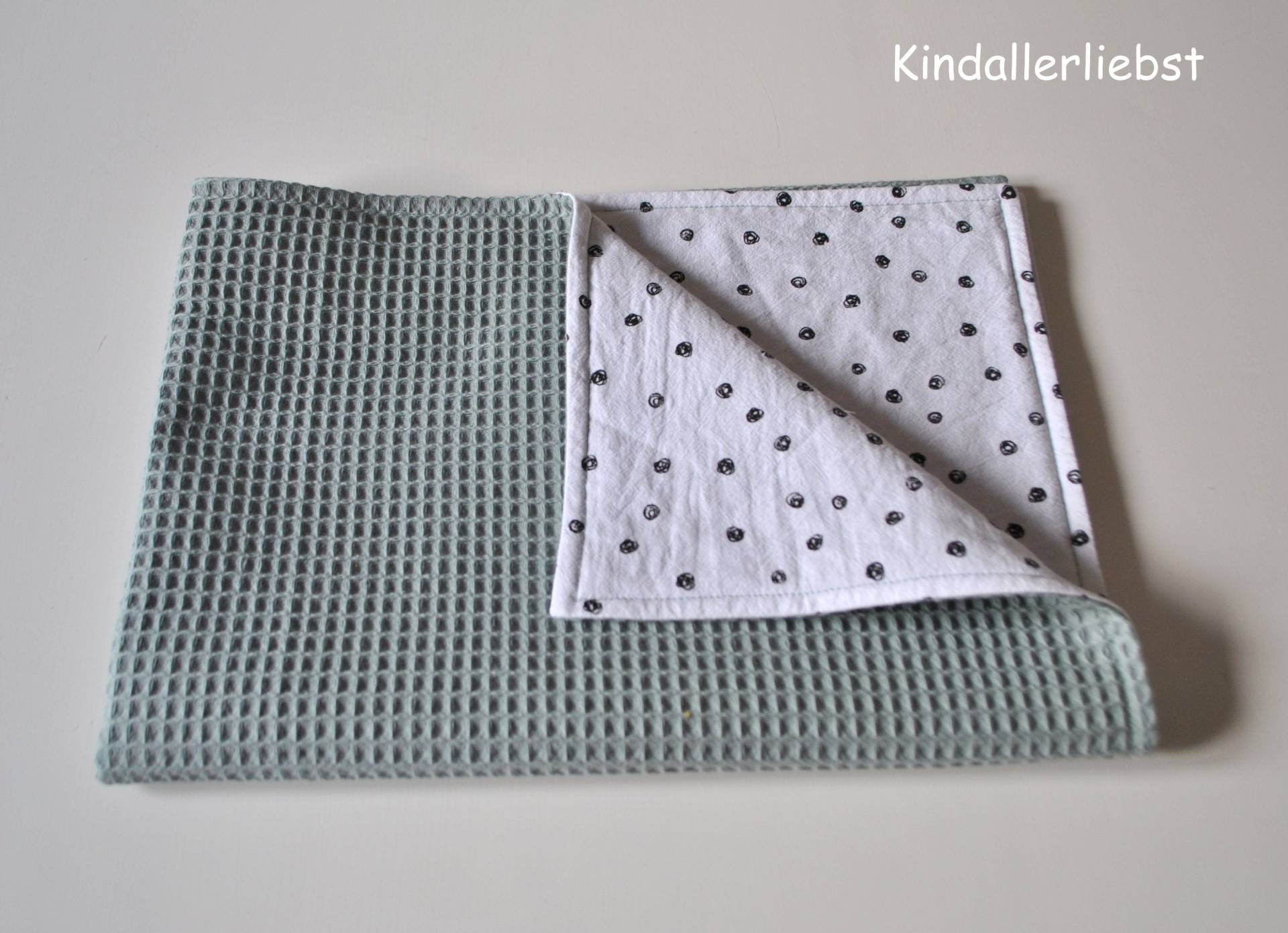 Babydecke Kuscheldecke Waffelpique Baumwolle Altgrün Babydecke Kuscheldecke Waffelpique Baumwolle Altgrün von Etsy - Kindallerliebst