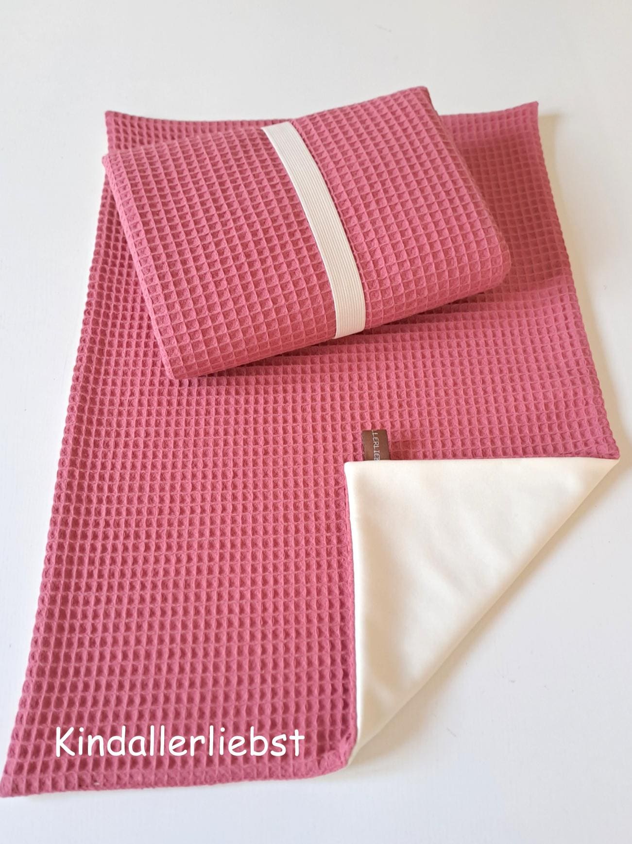Wickelunterlage Abwaschbar, Wasserundurchlässig, Waffelpiquestoff, Dark Rose, Div. Größen Wickelunterlage Abwaschbar, Wasserundurchlässig, Waffelpiquestoff, Dark Rose, Div. Größen von Etsy - Kindallerliebst