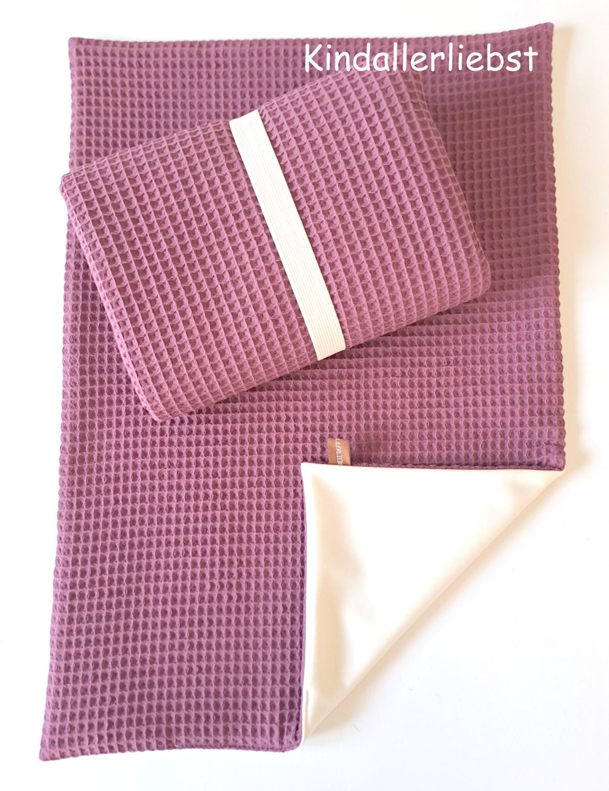 Wickelunterlage Abwaschbar, Wasserundurchlässig, Waffelpiquestoff, Purple, Div. Größen Wickelunterlage Abwaschbar, Wasserundurchlässig, Waffelpiquestoff, Purple, Div. Größen von Etsy - Kindallerliebst