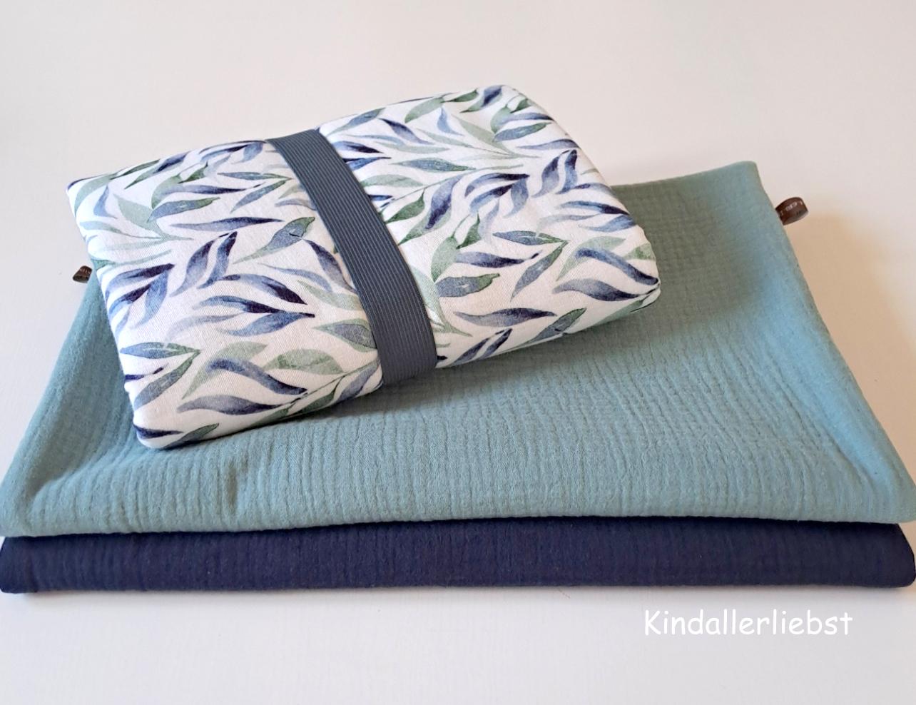 Wickelunterlage Musselin, Abwaschbar, Wasserundurchlässig, Blau, Grün, Blätter, Div. Größen Wickelunterlage Musselin, Abwaschbar, Wasserundurchlässig, Blau, Grün, Blätter, Div. Größen von Etsy - Kindallerliebst