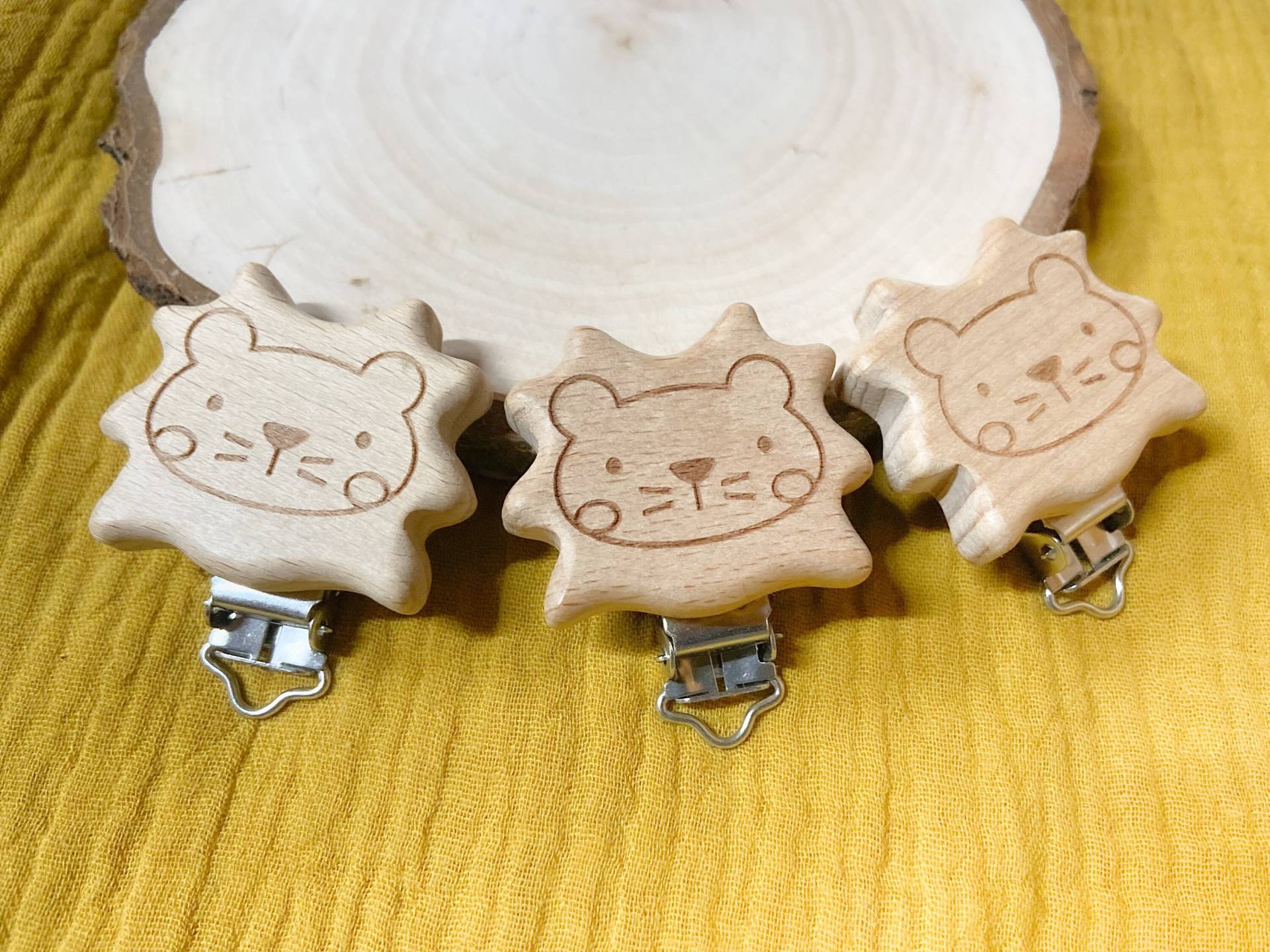 Schnullerkettenclip Löwe Schnullerkettenclip Löwe von Etsy - Klitzebunt