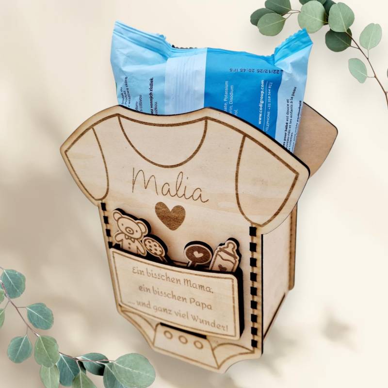 Personalisierter Baby Body-Geschenk Zur Geburt-Baby Geschenkverpackung -Holz von Etsy - KreativCathi