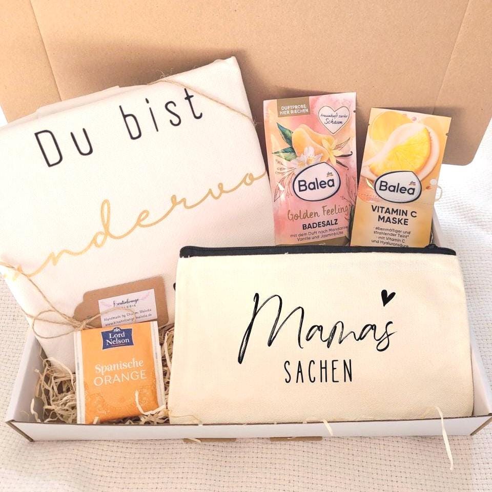 Muttertags-Geschenkset Mamas Sachen | Wellness-Geschenkbox Mit Kosmetiktäschchen & Kissenbezug Spruch 50x50 Geschenkkorb Für Mama von Etsy - KreativloungeMelodie