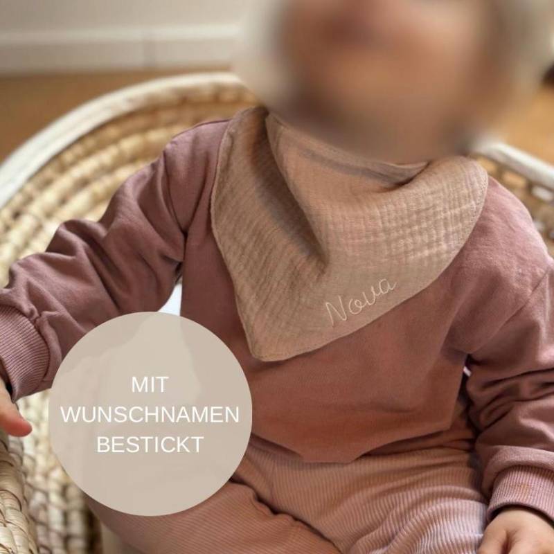 Halstuch Mit Name Bestickt | Baby Kinder Babygeschenk Personalisiert Kleidung von Etsy - KreativstubeMichelle