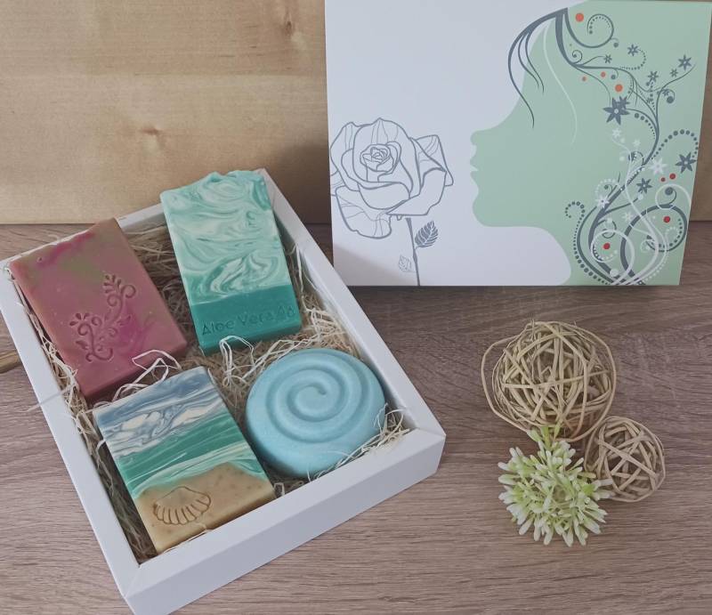 4 Seifen in Geschenkebox, Geschenkeschachtel, Vegan, Palmölfrei Und Plastikfrei, Geschenkartikel, Dusch Handseife von Etsy - KristinsSeifentraum