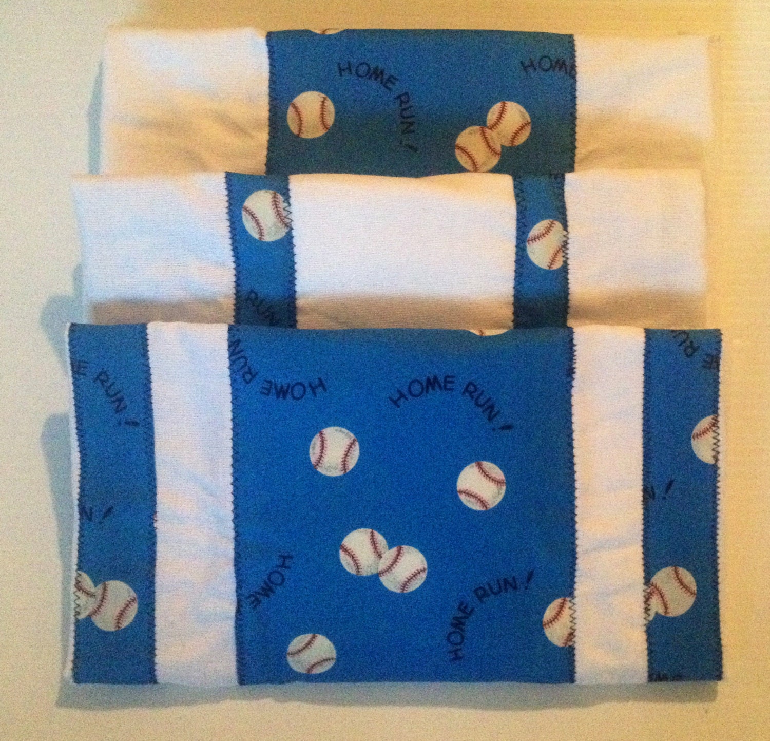 Baby Spucktuch, Unisex Geschenk, Party Neugeborenen Spucktuch Set-Let's Play Ball Baby Spucktuch, Unisex Geschenk, Party Neugeborenen Spucktuch Set-Let's Play Ball von Etsy - KsBabyKissesBoutique