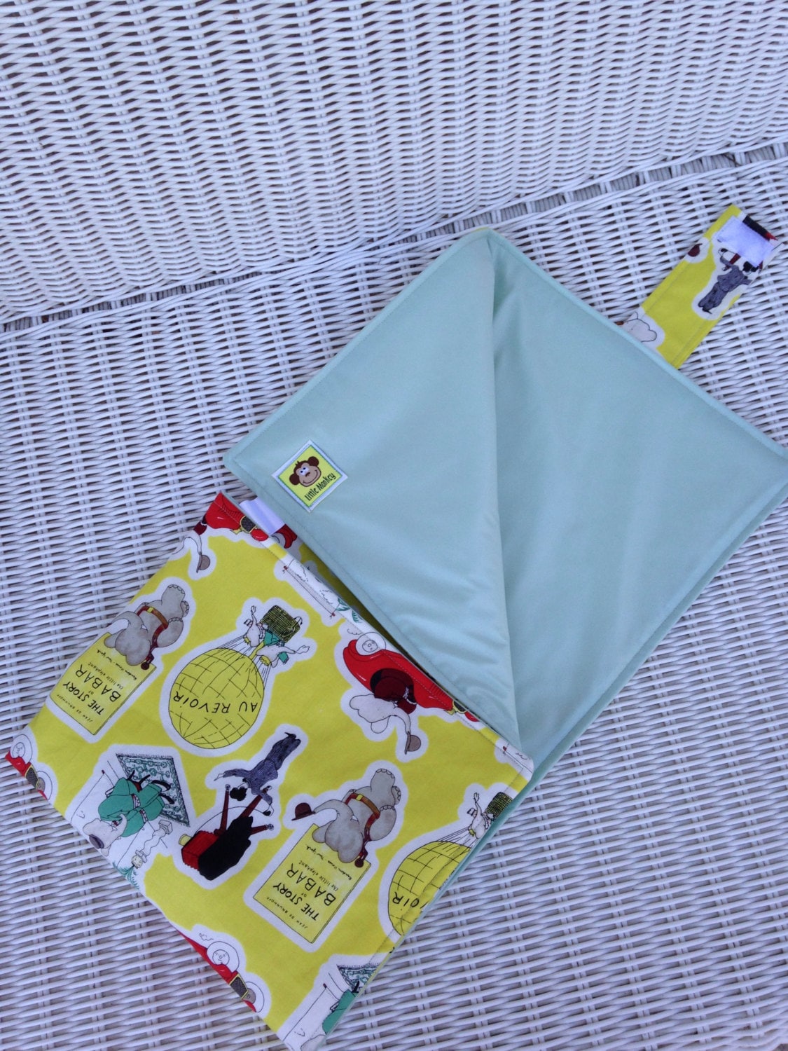 Custom Baby Wasserfest Wickelunterlage/Reise Custom Baby Wasserfest Wickelunterlage/Reise von Etsy - KthysKreations