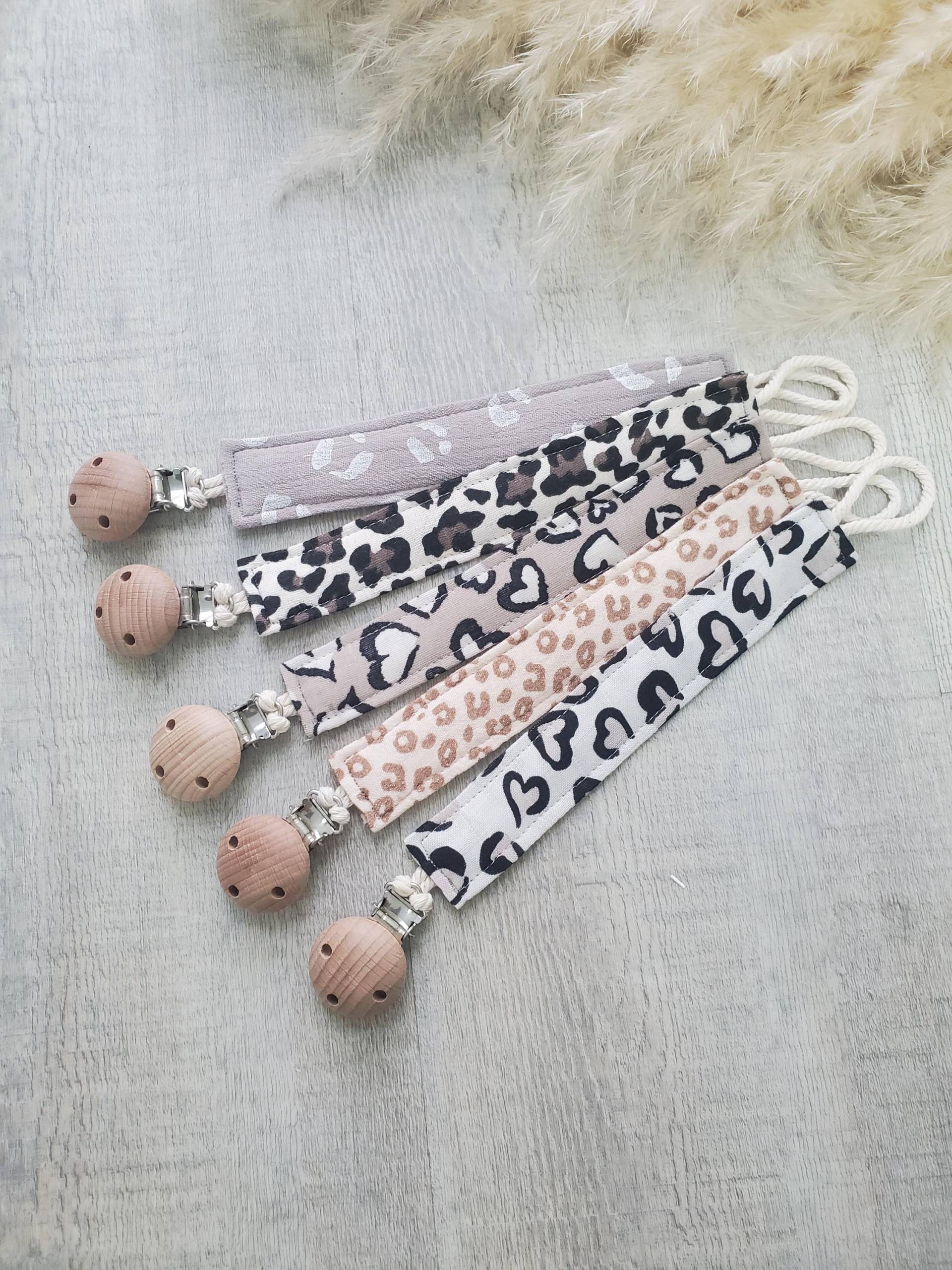 Leo Musselin Schnullerkette/Schnullerband I Herzen | Leoprint Mit Name Genäht Personalisiert von Etsy - LACreate90