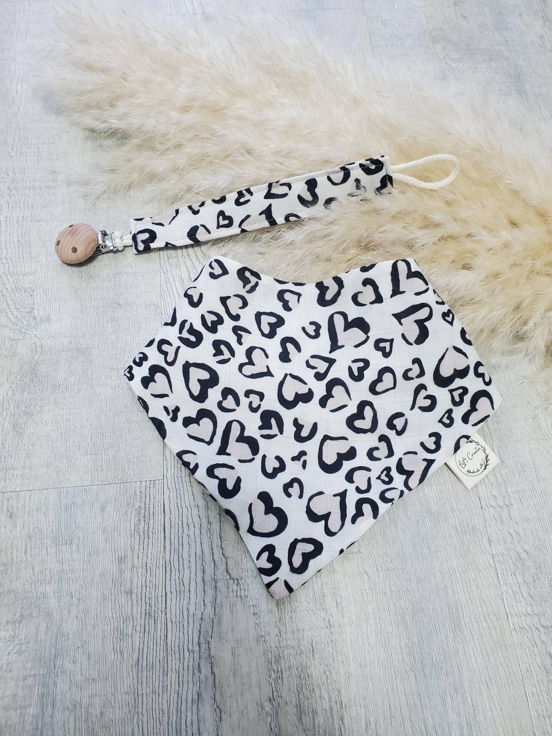 Tuch Baby/Kleinkind Leo | Leopard Leoprint Halstuch Schnullerkette I Personalisiert Mit Name Musselin Druckknopf Handmade von Etsy - LACreate90