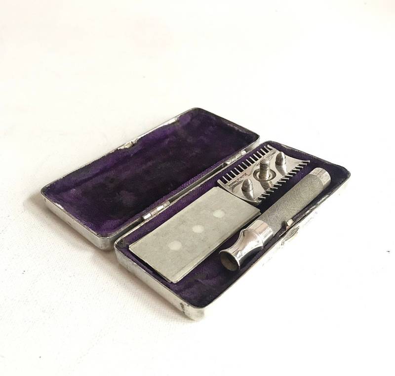 Antik Gillette Trade Mark/Made in Canada Rasierhobel Im Metall Etui von Etsy - LASTWALLFLOWER