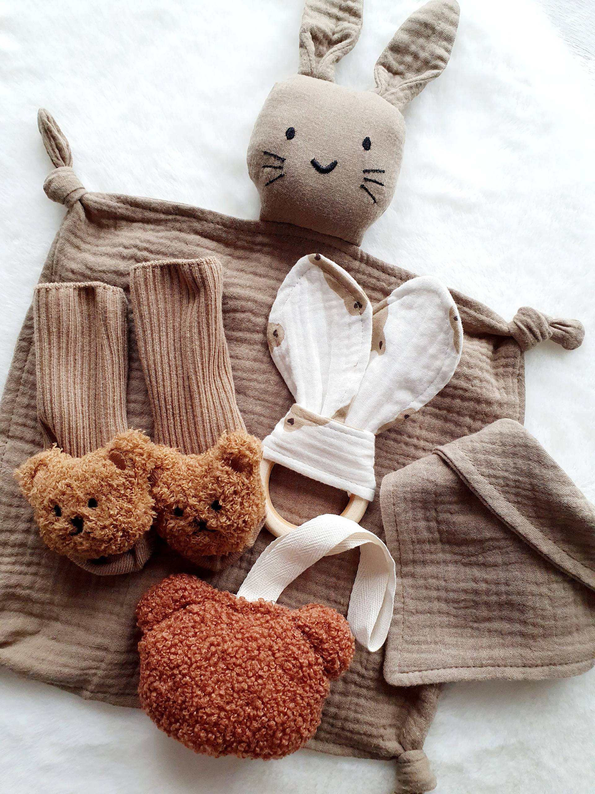 Personalisiertes Baby Geschenk Mit Schmusehase, Schmusetuch Personalisiert, Set Neugeboren, Geburt, Laviosar Personalisiertes Baby Geschenk Mit Schmusehase, Schmusetuch Personalisiert, Set Neugeboren, Geburt, Laviosar von Etsy - LAVIOSAR