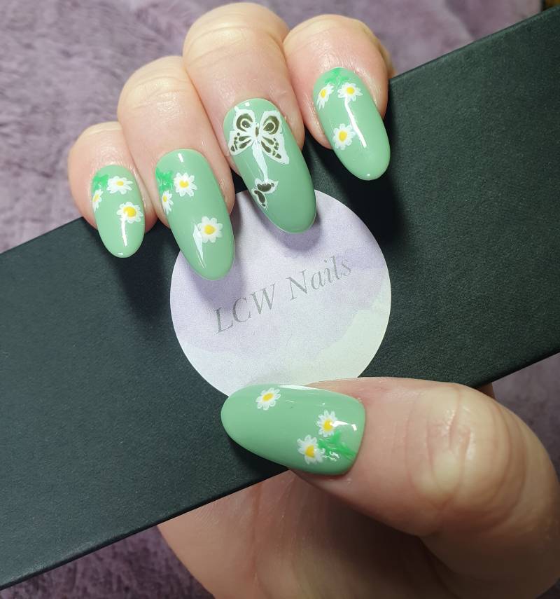 Daisy Nails Grüne Schmetterlingsnägel Frühlingsnägel Press On von Etsy - LCWNails