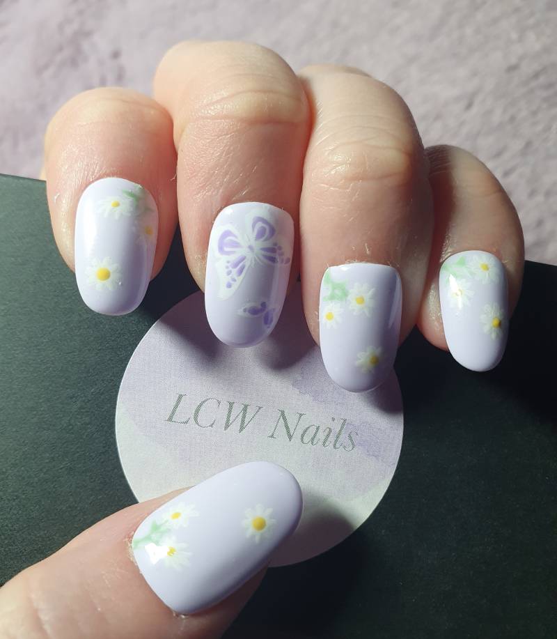 Daisy Nails Schmetterlingsnägel Lila Nägel Flieder Frühlingsnägel Druck Auf von Etsy - LCWNails