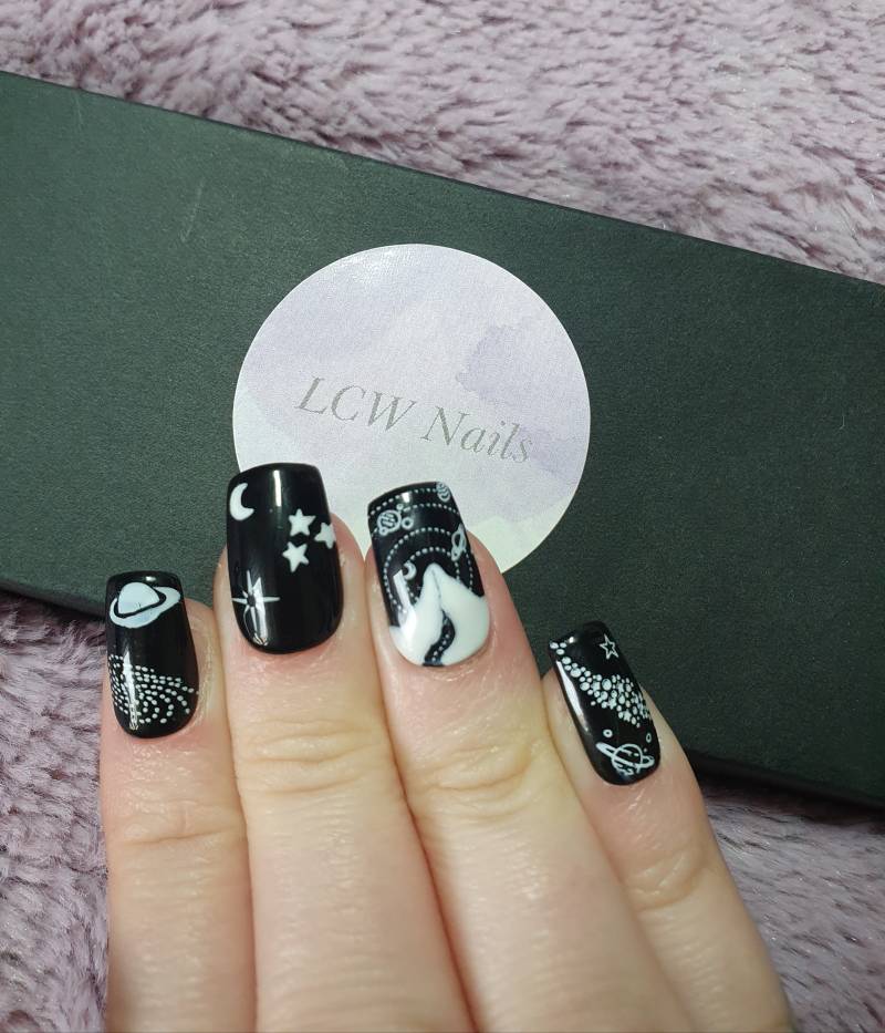 Space Nails Press On Schwarze Nägel Falsche von Etsy - LCWNails