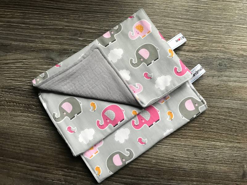 Grau Rosa Elefanten Tuch Schultertuch Dribble Bib 100% Weiche Musselin Baumwolle von Etsy - LISAsKNITWEAR