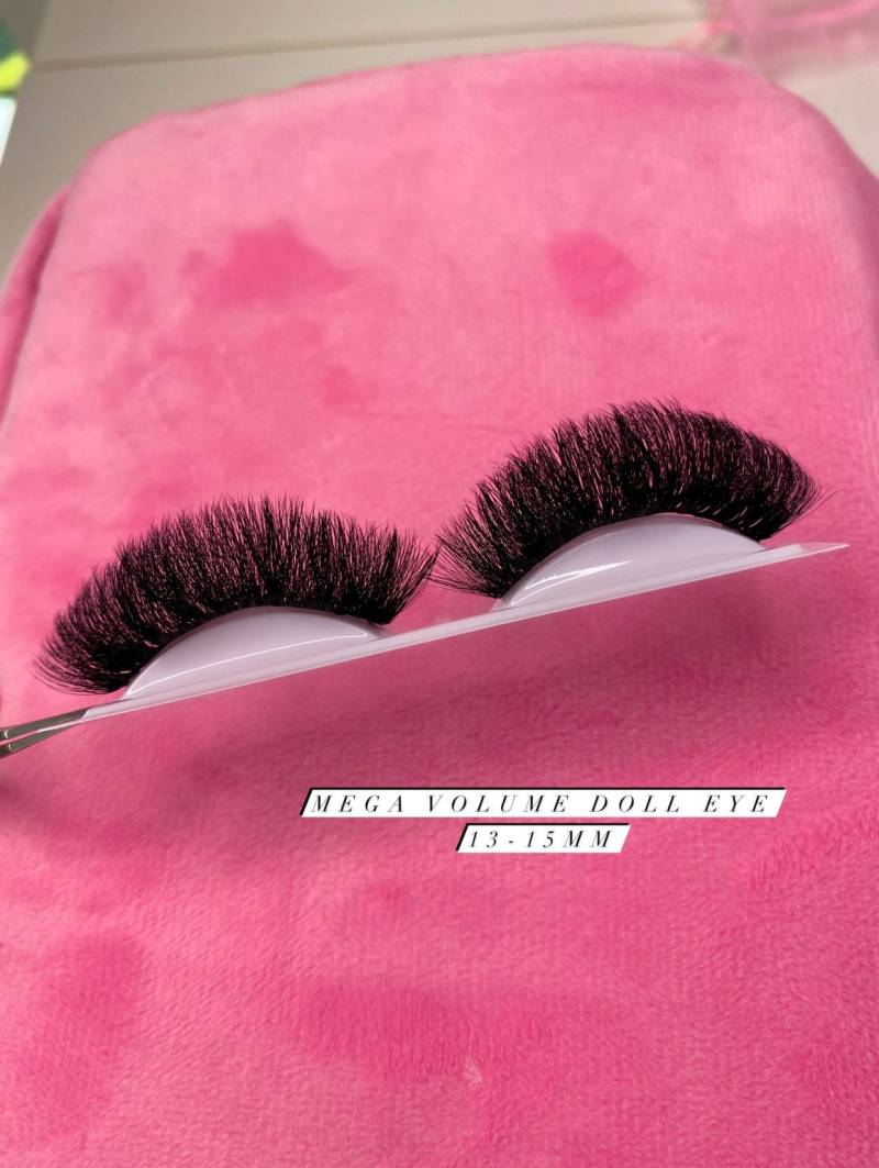 Mega Volume // Individuell Angefertigte Strip Lashes Wimpernverlängerung Custom von Etsy - LashedByLauren