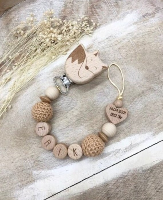 Schnullerkette Personalisiert Graviert Geschenk Taufe/Geburt Verschiedene Schriftarten Clips von Etsy - LemonandCocoa