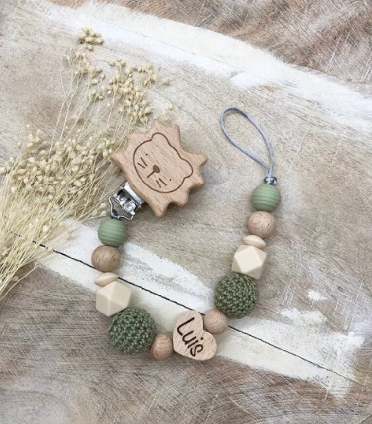 Schnullerkette Personalisiert Graviert Geschenk Taufe/Geburt Verschiedene Schriftarten Clips von Etsy - LemonandCocoa