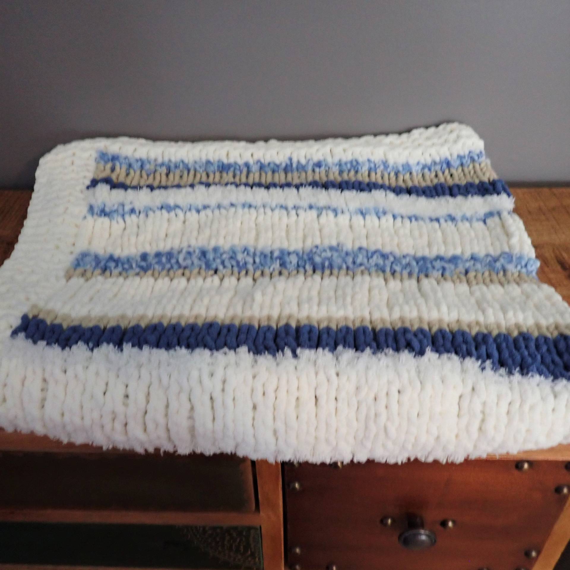 Handgefertigte Babydecke, Babygeschenk, Duschgeschenk, Decke 19055, Versandfertig Handgefertigte Babydecke, Babygeschenk, Duschgeschenk, Decke 19055, Versandfertig von Etsy - LesCreationsManon