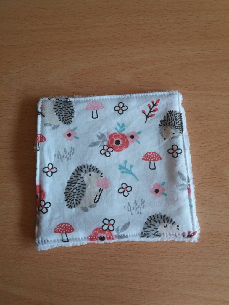 Waschbarer Baby-Igel Aus Baumwolle Mit Weißem Hintergrund von Etsy - Lescreasdelolos