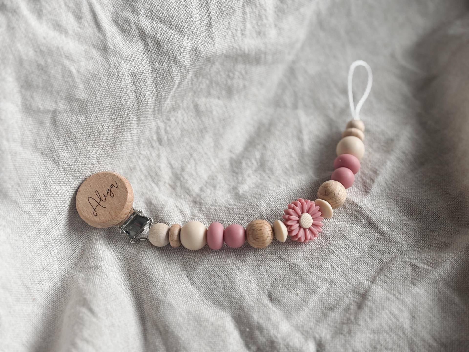 Schnullerkette Mit Namen Personalisiert - Blume Pink Geschenk Geburt von Etsy - LeukkStudio