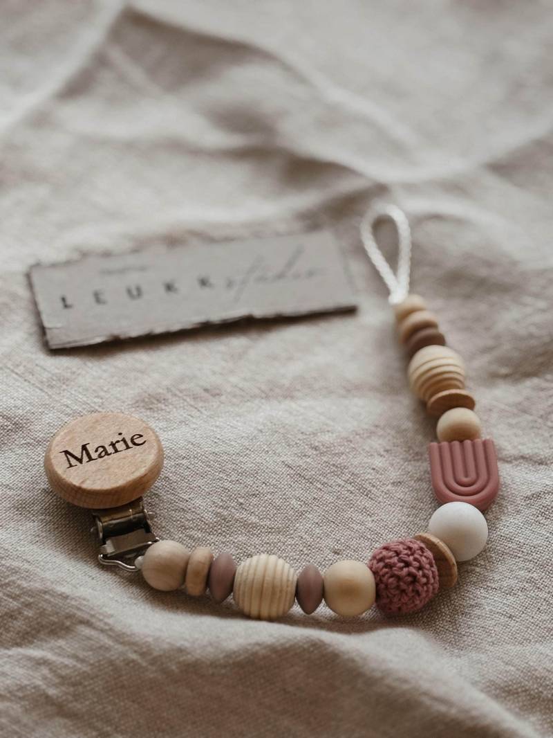 Schnullerkette Mit Namen Personalisiert - Mädchen Rosa von Etsy - LeukkStudio