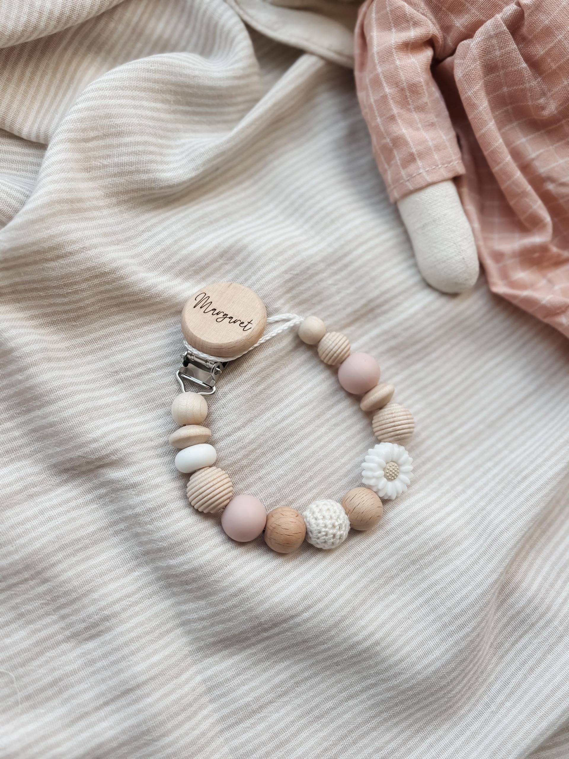 Schnullerkette Mit Namen - Personalisiert Rosa Weiße Blume Geschenke Zur Geburt Und Taufe Schnullerkette Mit Namen - Personalisiert Rosa Weiße Blume Geschenke Zur Geburt Und Taufe von Etsy - LeukkStudio