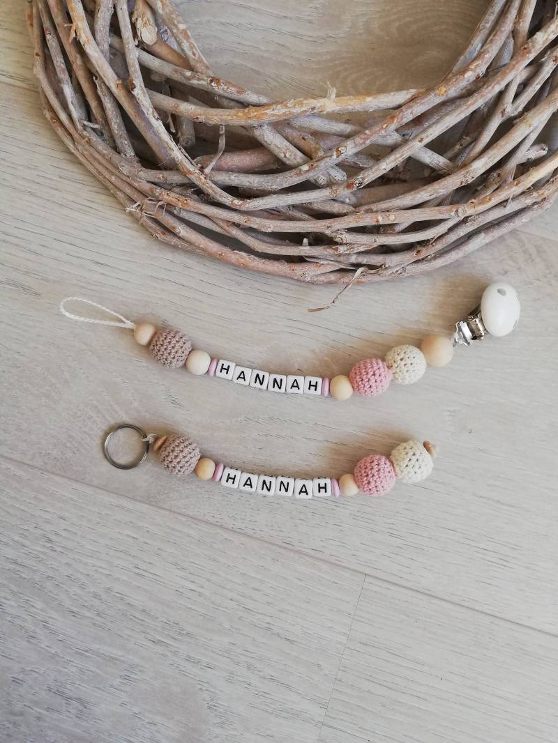 Schnullerkette Mit Oder Ohne Namen in Wunschfarbe Babyparty Geburtsgeschenk Schnullerband Geschenk Handmade von Etsy - LieblingsstueckeByBB