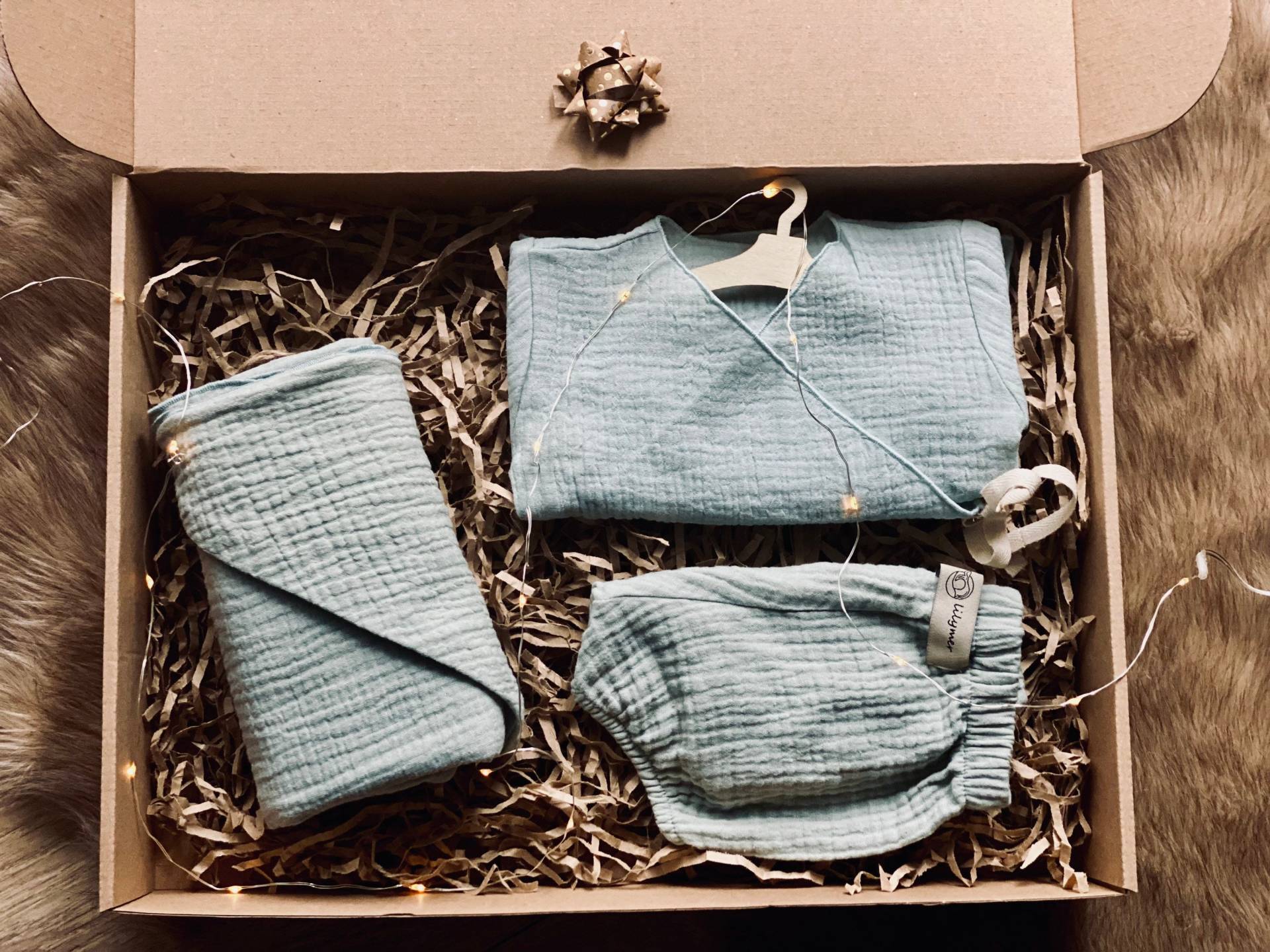 Weihnachtsgeschenkbox Babypartygeschenkbox Für Neugeborene. Bio Gots 100% Musselin Baumwolle. Babyutensilien. Babygesch Weihnachtsset von Etsy - Lilymer