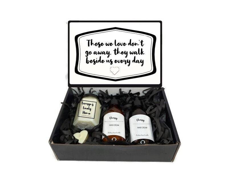 Personalisierte Trauer Geschenkbox Geschenkkorb - Kerzen von Etsy - LindsayLucasCandles