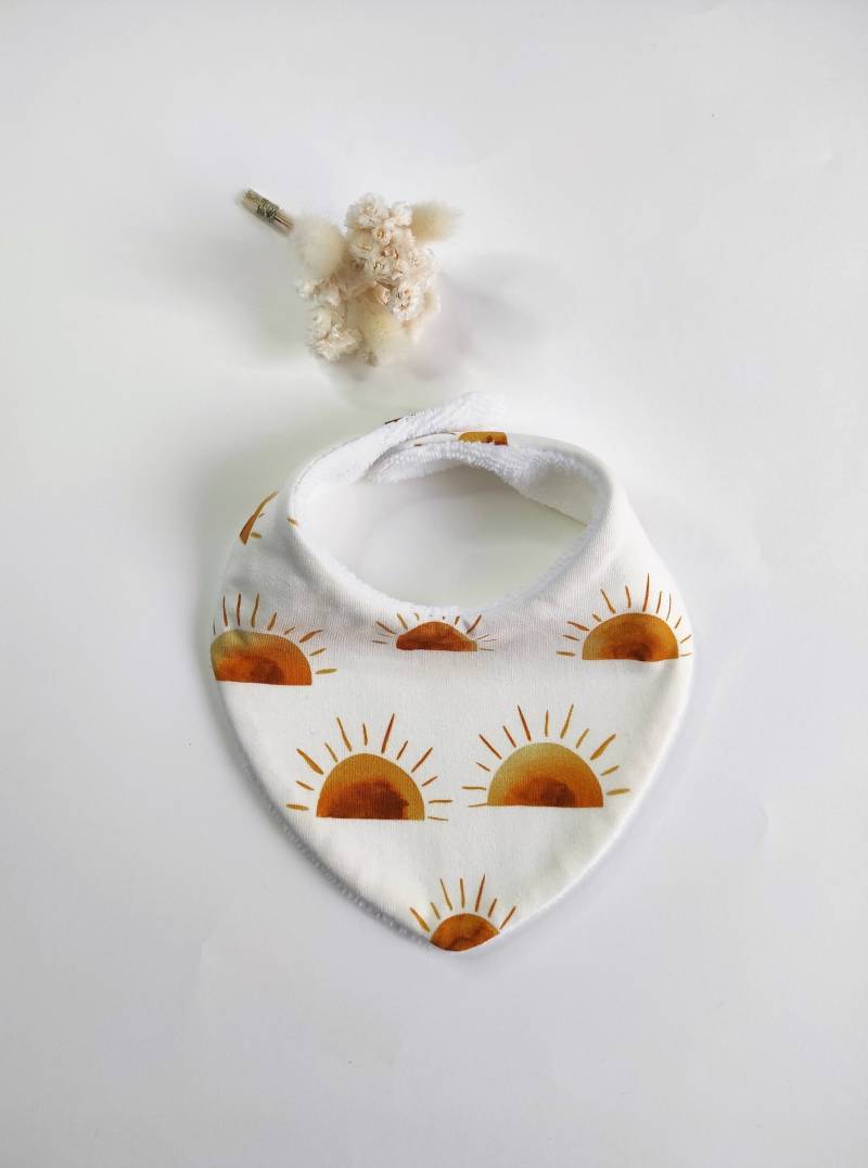 Baby-Bandana-Lätzchen Mit Sonnenmuster von Etsy - LittleBirdsGarden