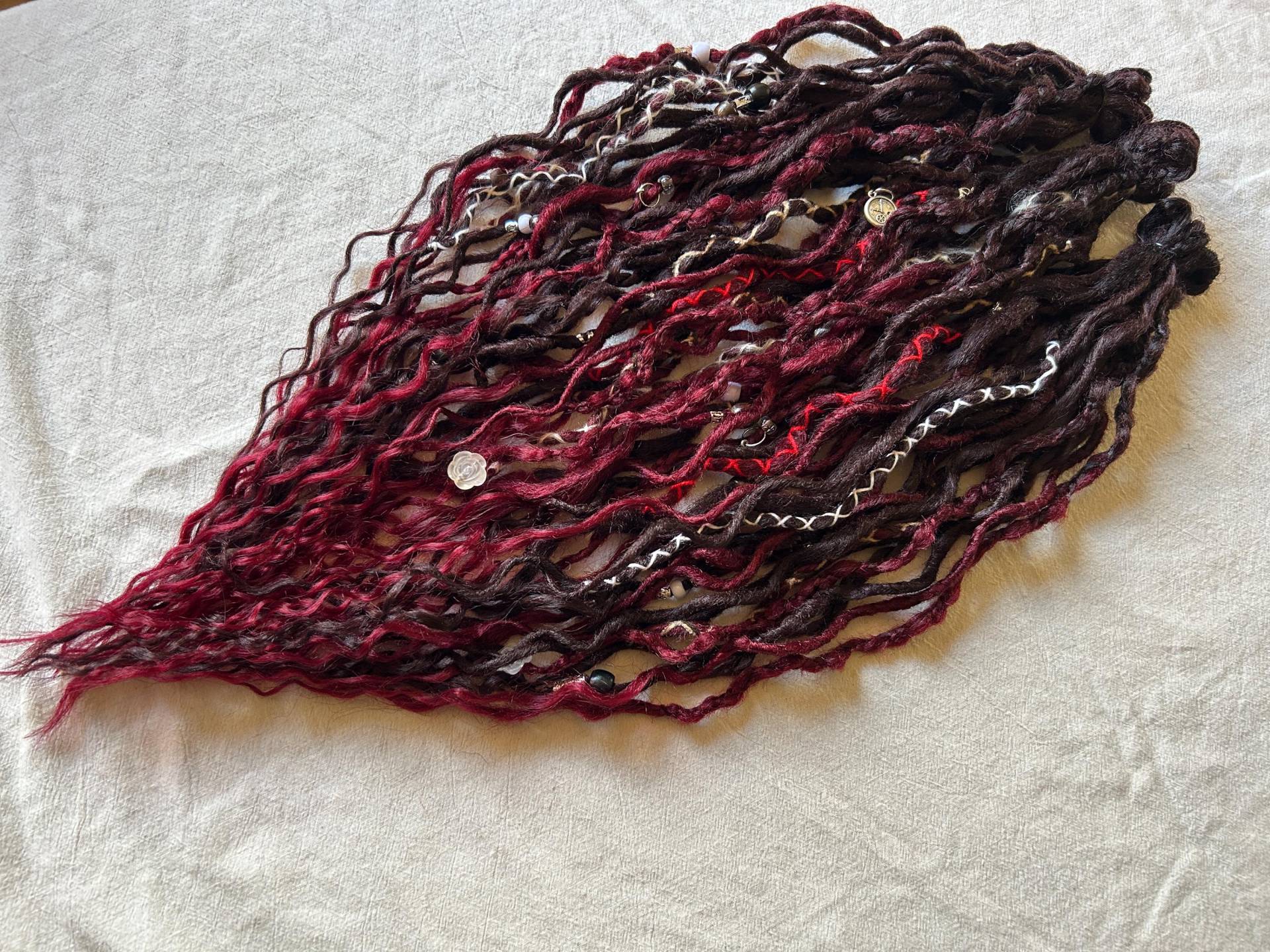 Rose Thorn Wavy Custom Made Dreadlocks Extensions | Synthetic Dreads Brown Red Wine Winered Rose Thorn Wavy Custom Made Dreadlocks Extensions | Synthetic Dreads Brown Red Wine Winered von Etsy - LivanaDreadart