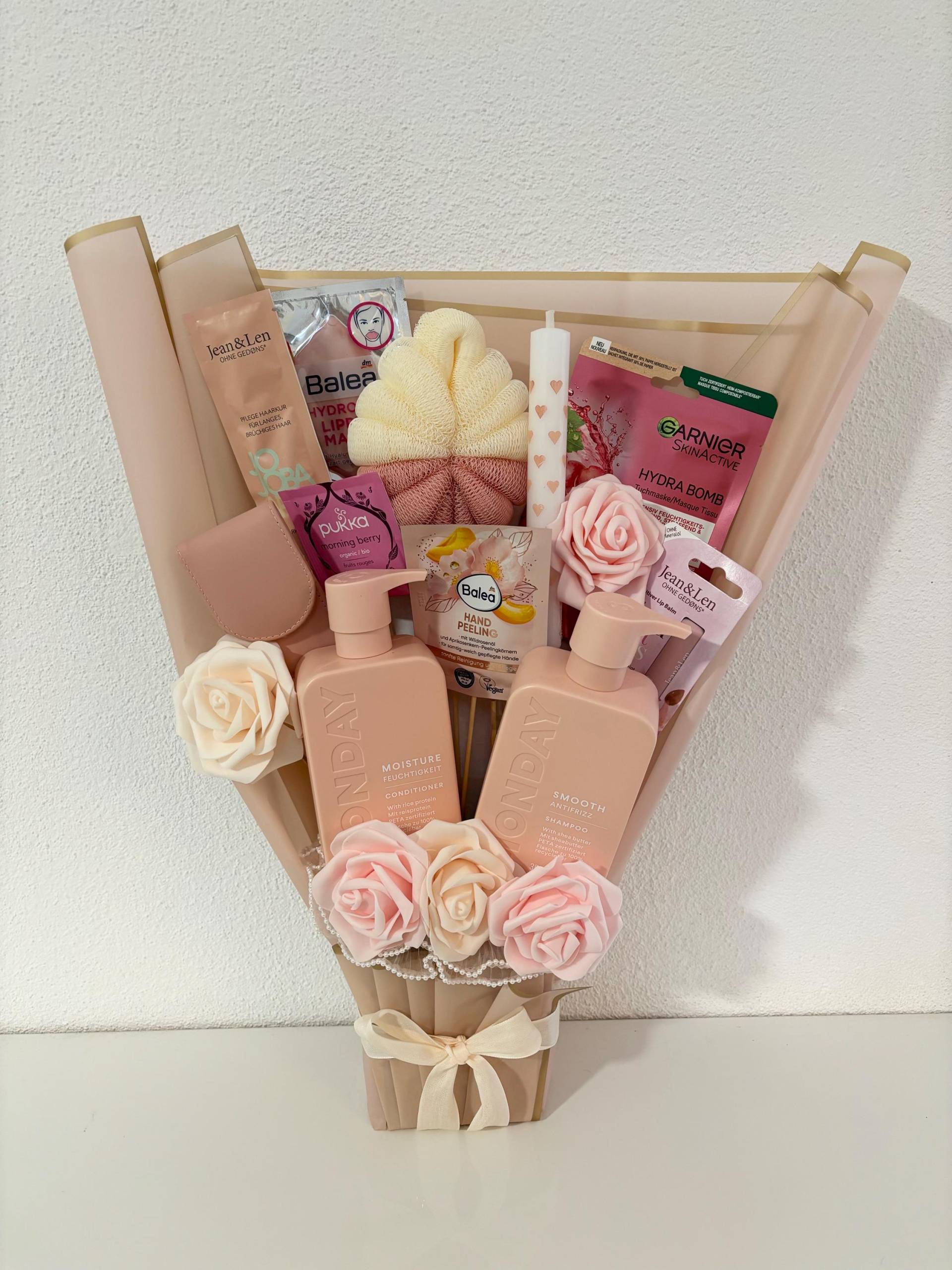 Besonderes Geschenk Mutter, Mitbringsel, Präsent, Valentinstag, Rosen, Makeup, Schwester Tochter Freundin Beauty Bouquet, Set, Wellness von Etsy - LivskleinesAtelier