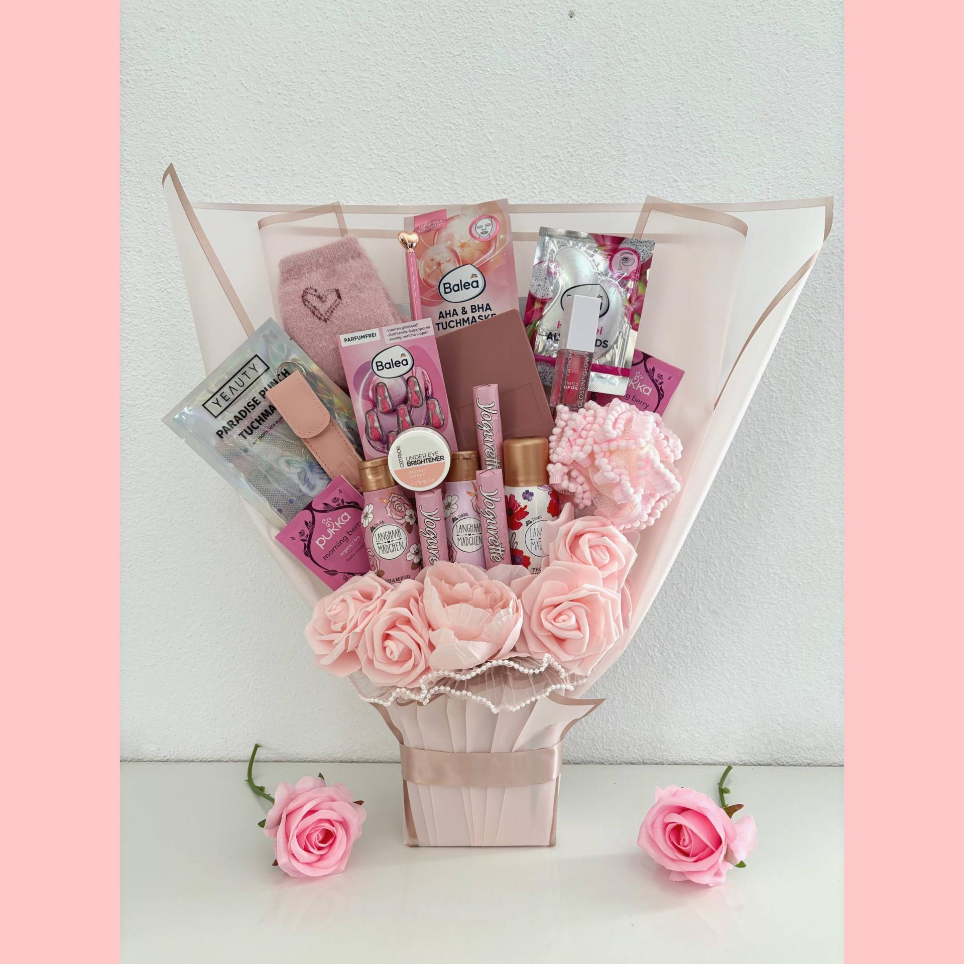 Geschenkstrauß Geschenkset Mutter Schwester Tochter Freundin Hochzeit Ostern Beauty Bouquet Rosen Geburtstag Besonderes Geschenk Kollegin von Etsy - LivskleinesAtelier