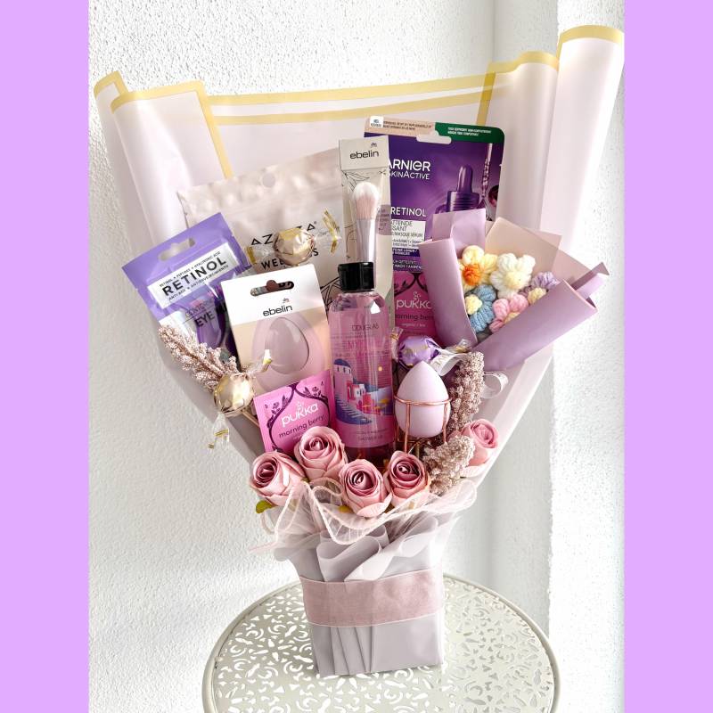 Geschenkset Geschenkstrauß Mutter Schwester Tochter Freundin Beauty Bouquet Rosen Geburtstag Besonderes Geschenk Kollegin von Etsy - LivskleinesAtelier