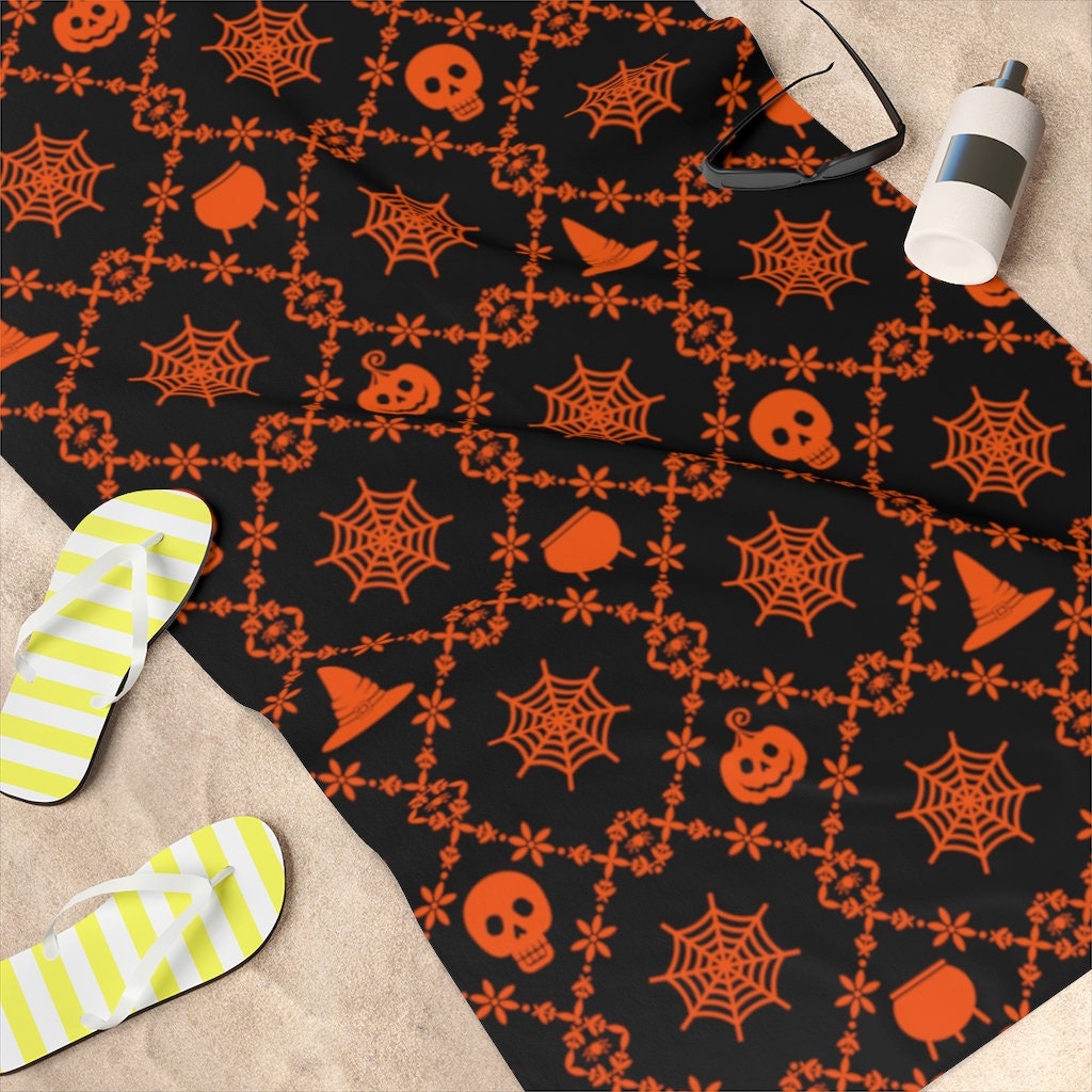 Halloween Handtuch, Badezimmer Dekor, Gruselig Handtuch. Orange Und Schwarzes Goth Handtuch von Etsy - Lizzyapparel