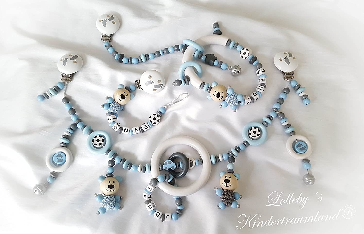 Kinderwagenkette Für Jungen Mit Wunschnamen - Geschenk Zur Taufe, Geburt Komplett Set Kinderwagen-Schnullerkette & Anhänger-Fußball, Teddy von Etsy - Lollebys