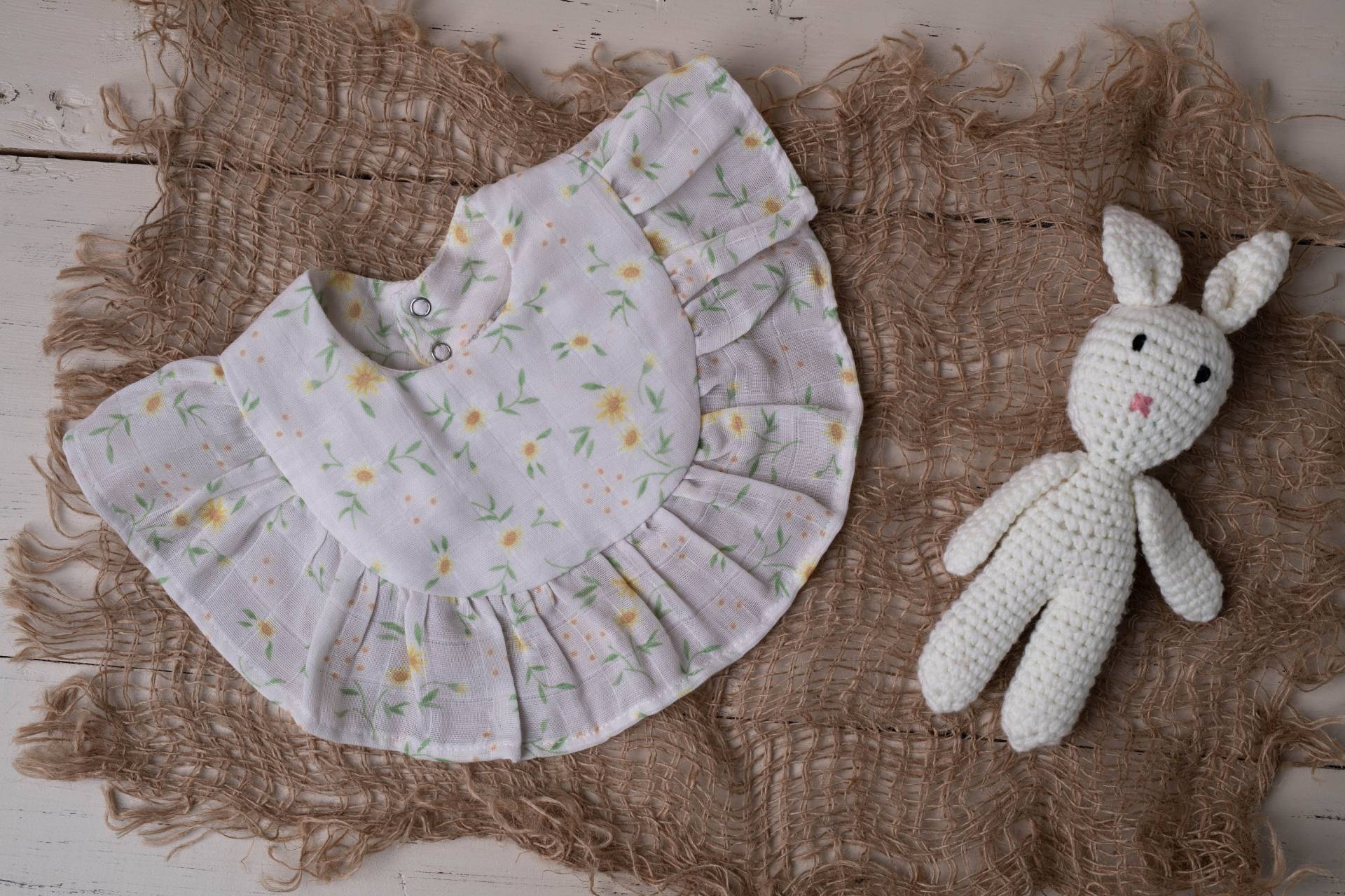 Daisy Bio-Musselin-Lätzchen, Baby-Lätzchen, Handgemachte Doppelgaze %100 Bio-Baumwolle Baby-Lätzchen von Etsy - LopheliaBabyStore