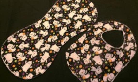 Halloween Baby Burp Tücher Und Lätzchen 100 % Baumwolle W/Terry Tuch Unterlage | Set Von Zwei Halloween Baby Burp Tücher Und Lätzchen 100 % Baumwolle W/Terry Tuch Unterlage | Set Von Zwei von Etsy - LoralechDesigns