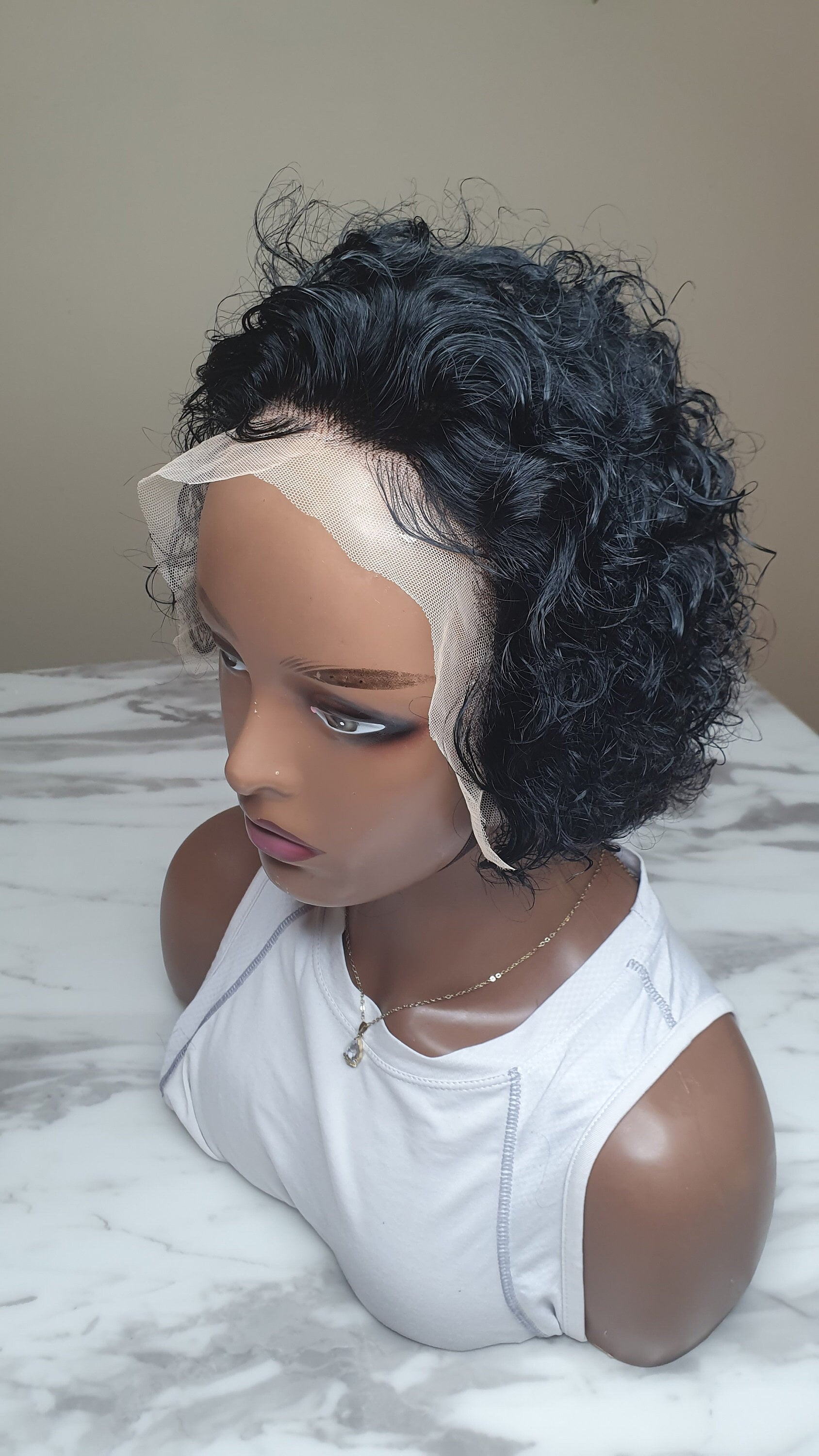 Curly Pixie Cut Perücke/Pixie Perücke/Echthaar Perücke/Lockige Perücke/Kurze Lockige Echthaarperücke/Kurze Perücke von Etsy - LouiseHairFeel