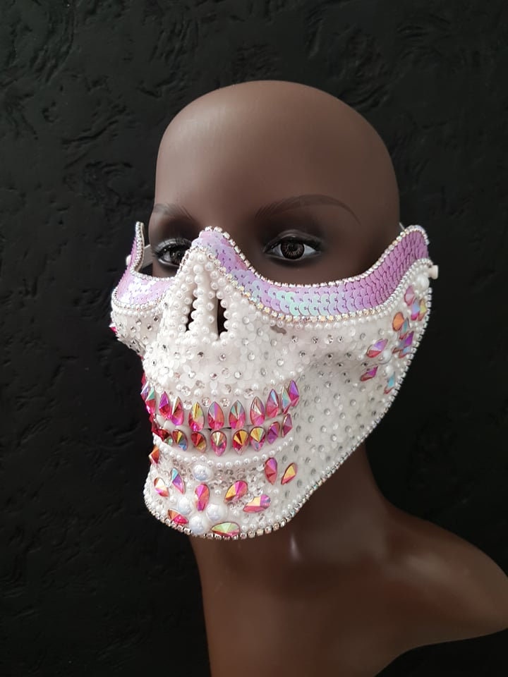Weiße Totenkopf Maske Gesichtsmaske, Maske, Kristalle, Festival, Musik Burning Man von Etsy - LovelyBoutiqueGB