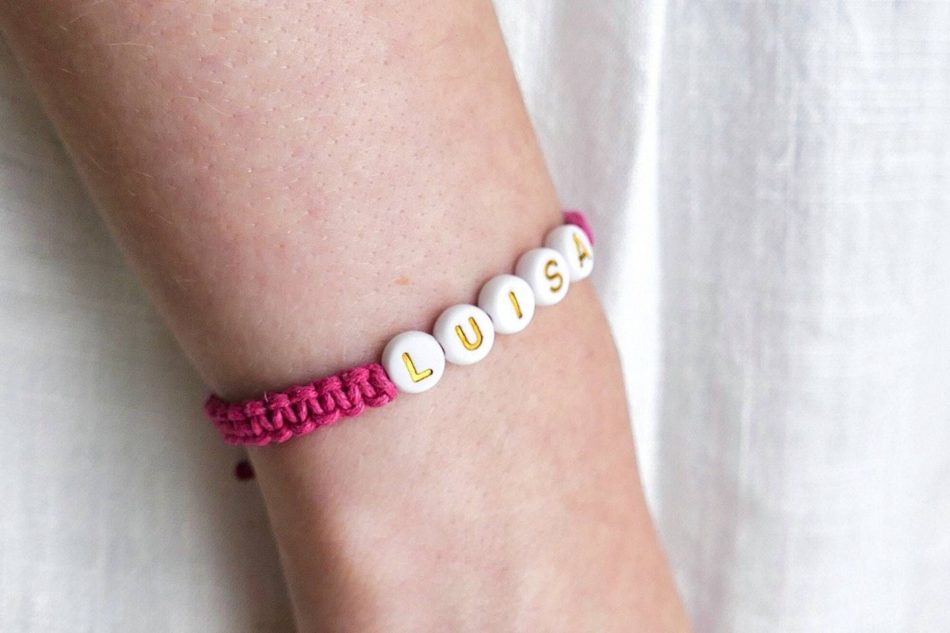 Makramee Armband Mit Buchstabenperlen Handgemacht Für Deinen Lieblingsmensch/ Als Geschenk Grußkarte Und Personalisierung von Etsy - LovelyMomentShop