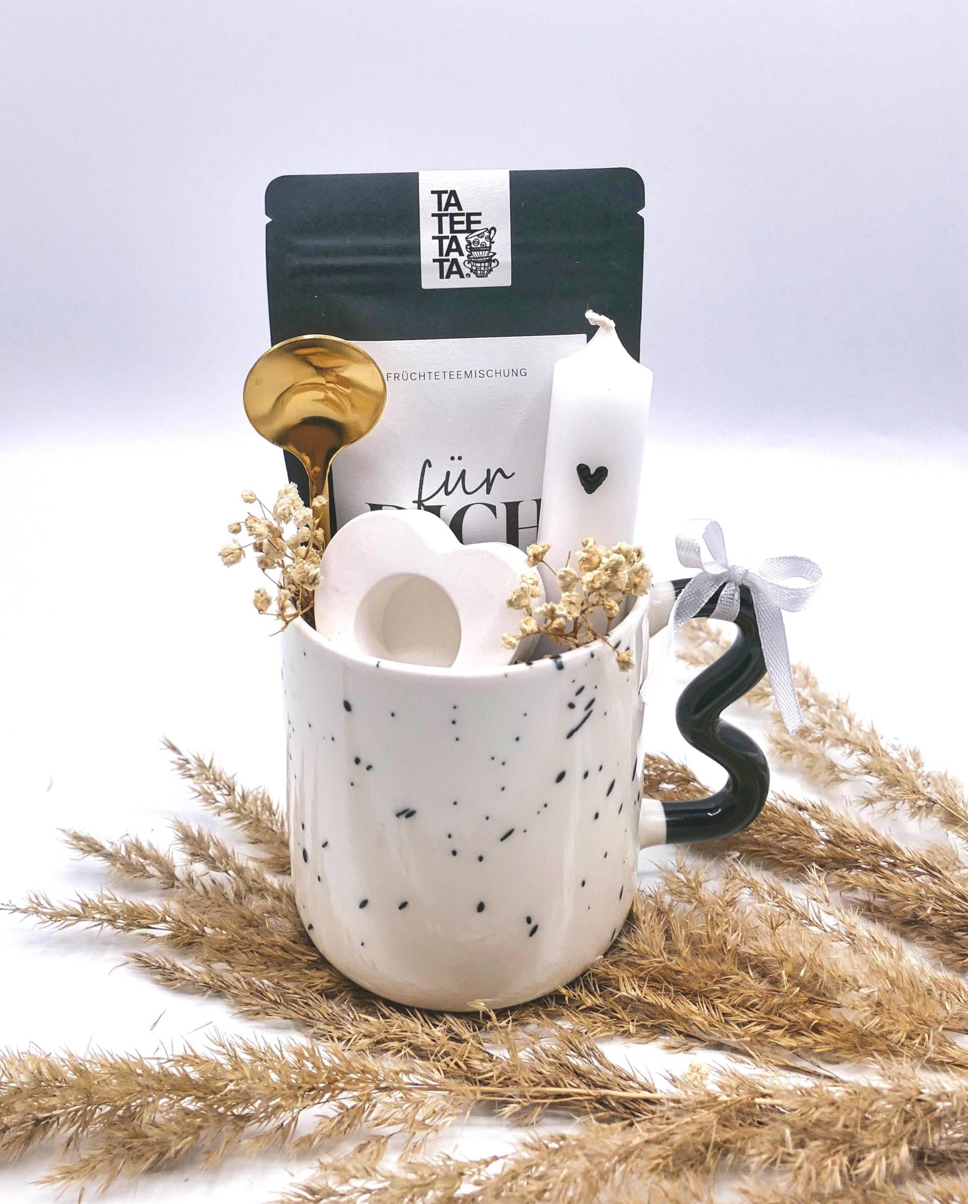 Tassen Geschenkset Schwarz Weiß Mit Tee Für Frauen | Kleinigkeit Freundin Kerze Teegeschenk Goldener Löffel Und Spruch Tassen Geschenkset Schwarz Weiß Mit Tee Für Frauen | Kleinigkeit Freundin Kerze Teegeschenk Goldener Löffel Und Spruch von Etsy - LovelyMomentShop