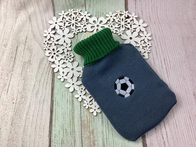 Wärmflasche, Kinderwärmflasche, Wärmflaschenbezug, Fußball von Etsy - MANAStrickdesign