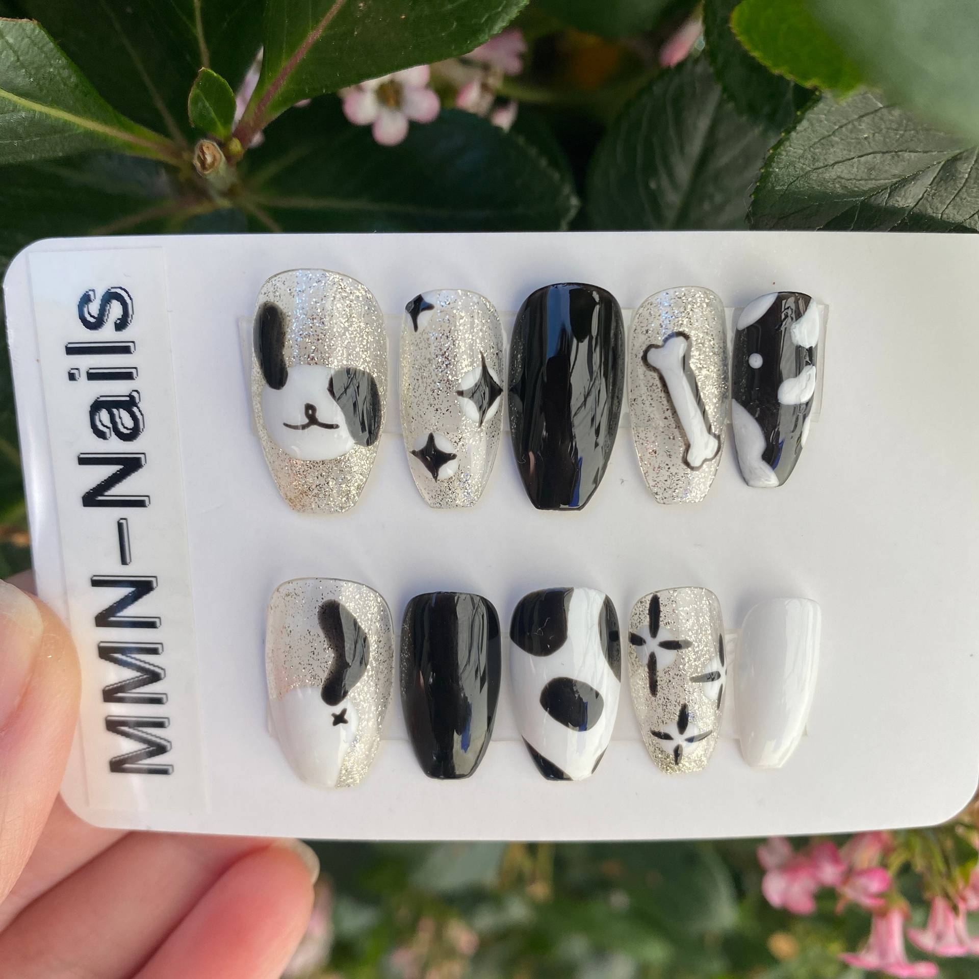 Nägel Aufdrücken | Druckkn Auf Gelpresse Fake Kawaii Handgedruckte Hundenägel Niedliche L Schwarze Und Weiße von Etsy - MMNnails