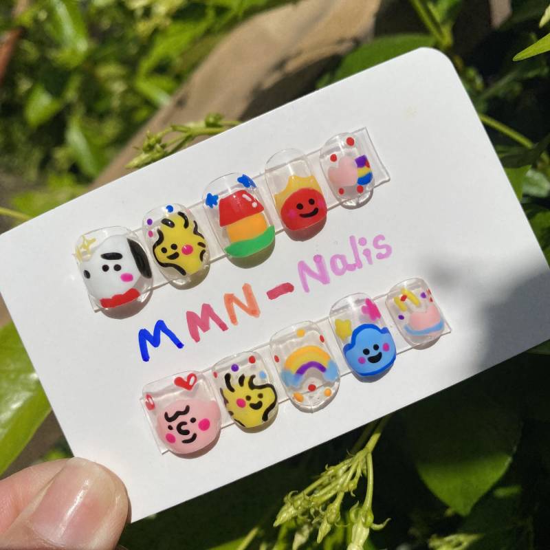 Set Von 10 Stück Nageldruck | Handgedruckte Nägel Schnüffelnägel Kawaii Fake Anime von Etsy - MMNnails