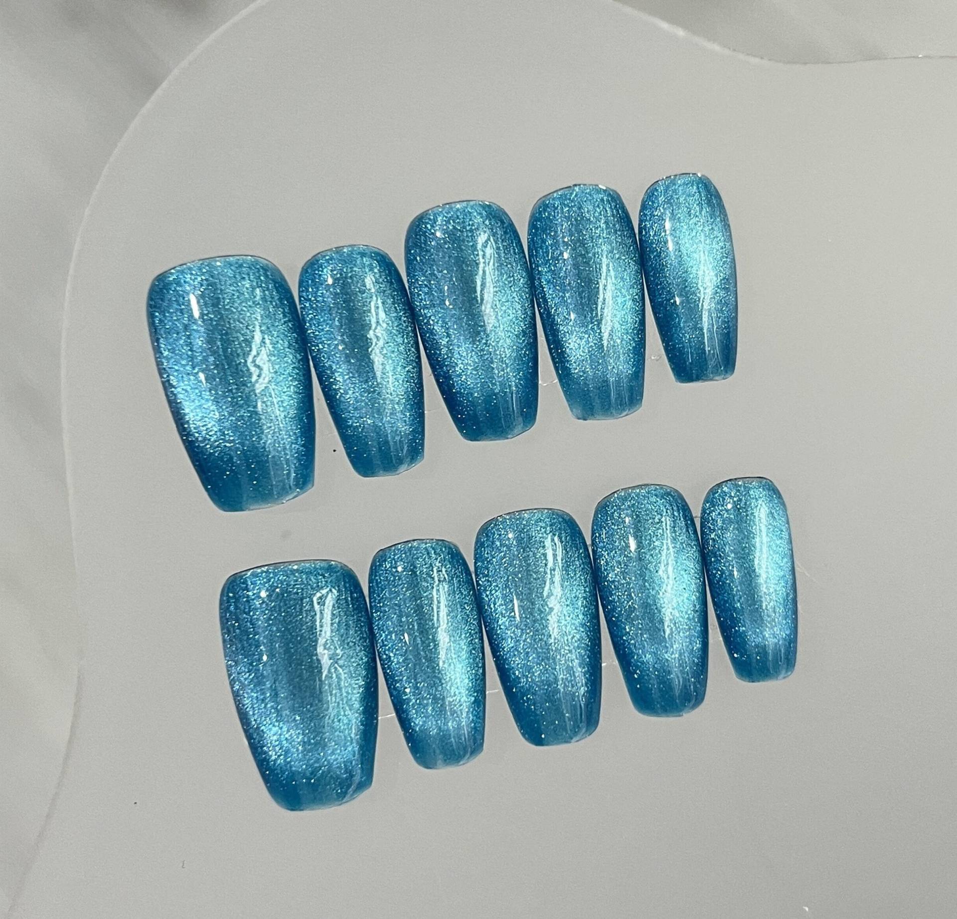 Cat Eye Blue Solid Manicure Press On Nails/Reusable Short Coffin von Etsy - MYNAILPRESS